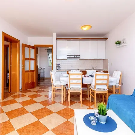 Mit Balkon Und Meerblick By Interhome Appartement