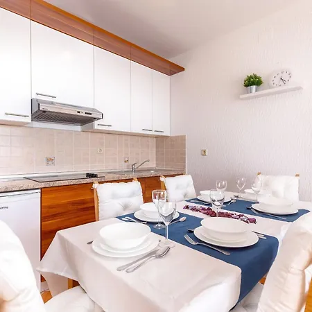 Mit Balkon Und Meerblick By Interhome Apartment *