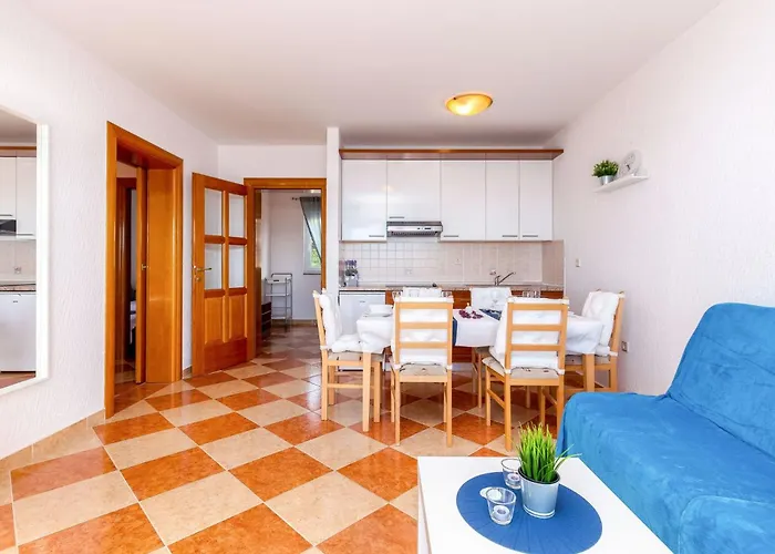 Mit Balkon Und Meerblick By Interhome Appartement