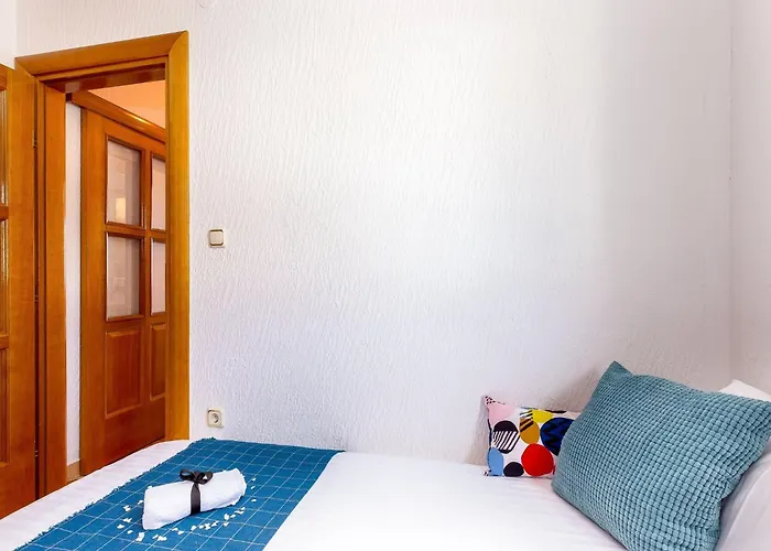 Appartement Mit Balkon Und Meerblick By Interhome