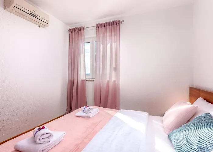 Mit Balkon Und Meerblick By Interhome Lejlighed Crikvenica