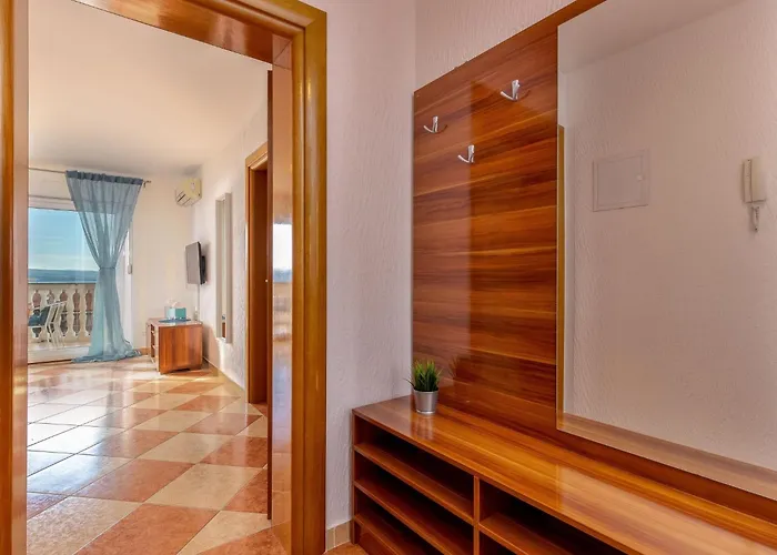 Mit Balkon Und Meerblick By Interhome Appartement